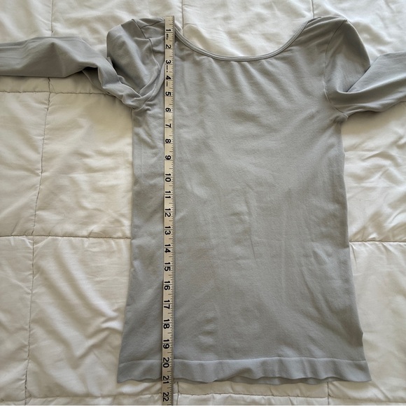 Intimately FP Gray Open Back Long Sleeve Top Size M/L - Picture 6 of 7